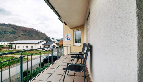 Two-Bedroom Deluxe Apartment with Balcony