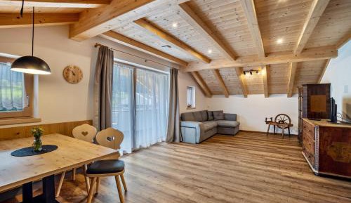 Superior One-Bedroom Apartment with Balcony