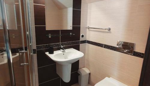 Twin Room with Private Bathroom