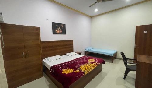 Deluxe Double Room (2 Adults + 1 Child)