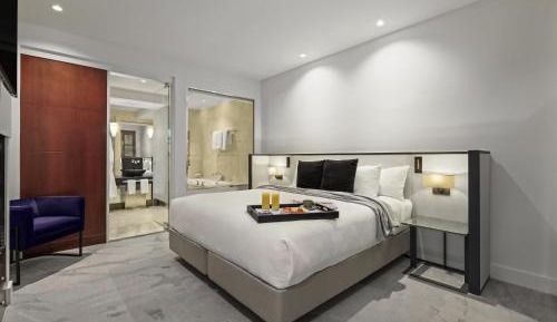 Peppers Premium Deluxe King Suite