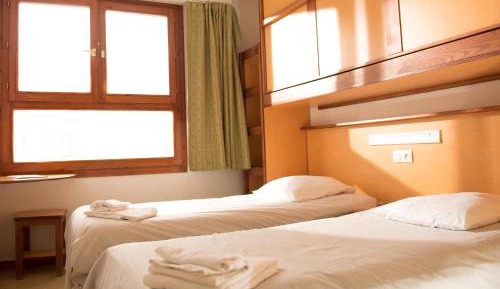 Twin Room with Private Bathroom