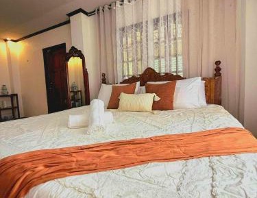 Deluxe Double Room (2 Adults + 1 Child)