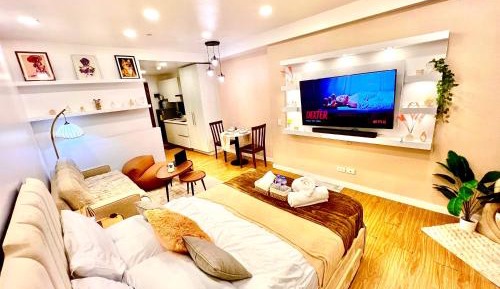 Apartment with City View