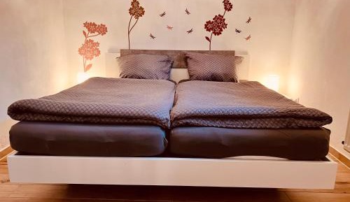 Deluxe Room (2 Adults + 1 Child)