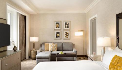 Junior Suite with Lake View