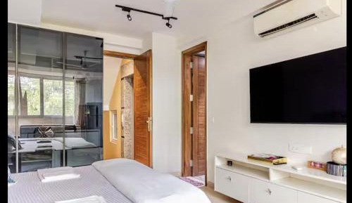 Queen Room with Garden View