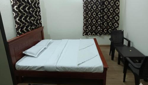 Deluxe Double Room (2 Adults + 1 Child)