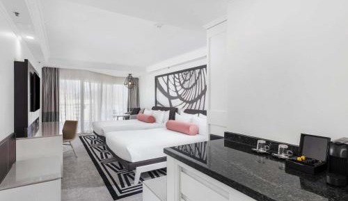 Rejuvenated Superior Twin with City and Mountain View