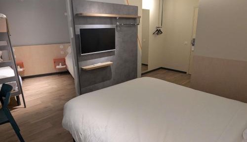 Family Room with One Double, Two Single and One Bunk Bed