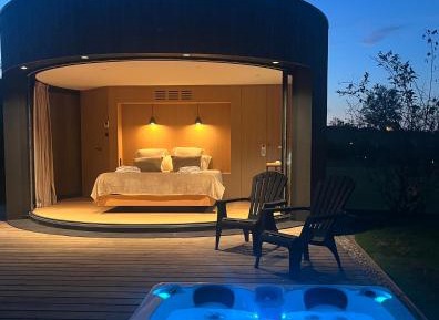 King Room with Spa Bath