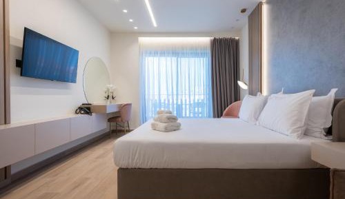 DELUXE ROOM with balcony or terrace