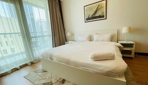 One-Bedroom Apartment with Balcony and Sea View