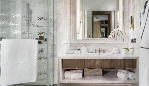 Luxury King Room