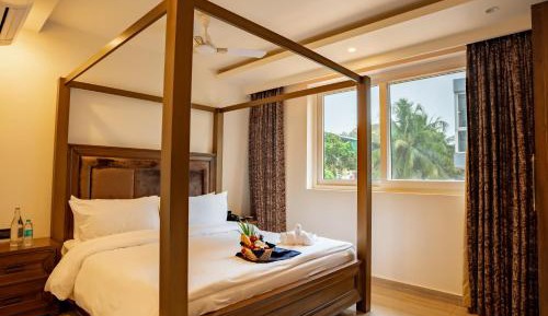 Casa Royale 2 Bedroom Suite & Living Room