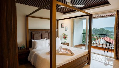 Casa Amor Suite with Living Room and Balcony