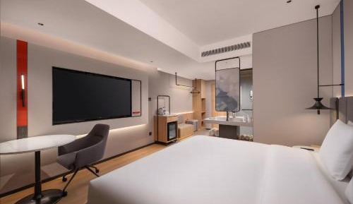 Standard Queen Room