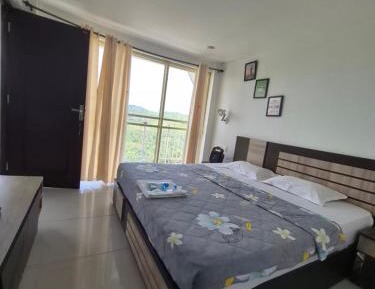 Family Room with Mountain View