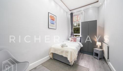 Single Room with Shared Bathroom