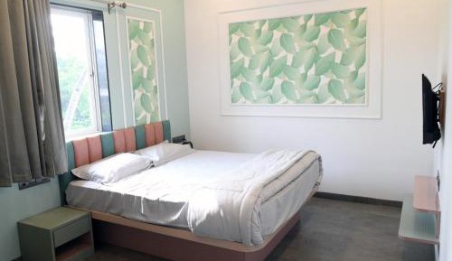 Deluxe Double Room (2 Adults + 1 Child)