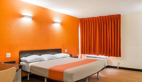 King Room - Non-Smoking