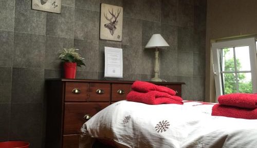 Small Double Room with Shared Bathroom