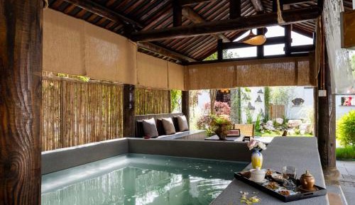 Suite with Garden View