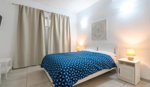 Superior One-Bedroom Apartment