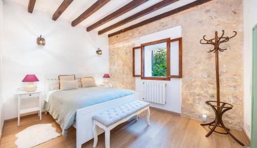 Superior One-Bedroom Apartment