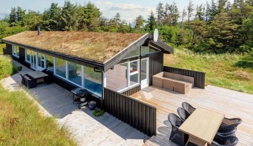 Five-Bedroom Holiday Home