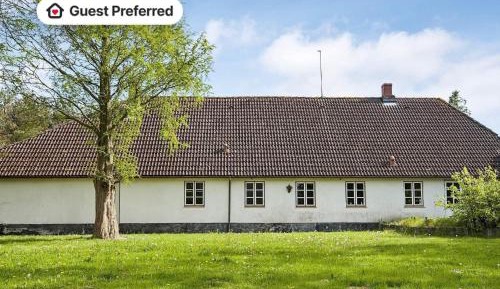 Six-Bedroom Holiday Home