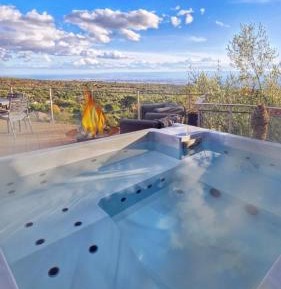 Two Bedroom Apartment with Shared Pool