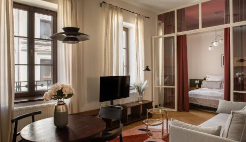 Deluxe One-Bedroom Apartment