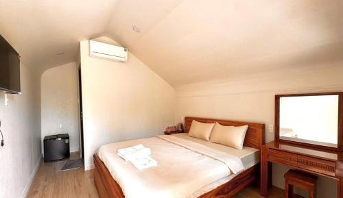 One-Bedroom Bungalow