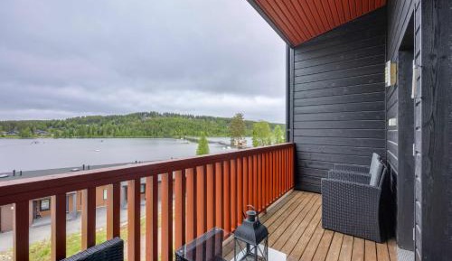 Apartment with Lake View