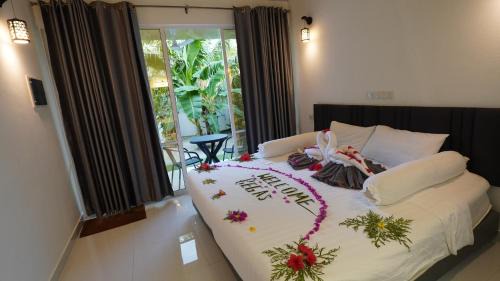 Deluxe Double Room (2 Adults + 1 Child)