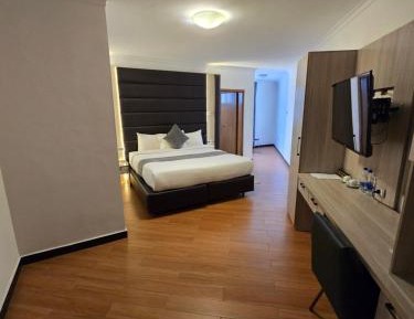 Deluxe Suite