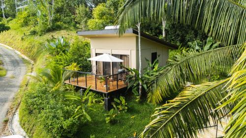 Bungalow with Garden View