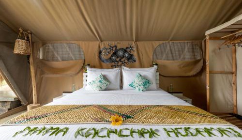 Luxury Family Tent ncluding unique dining experience at the River Deck , farm visit and a night walk tour with our naturalist