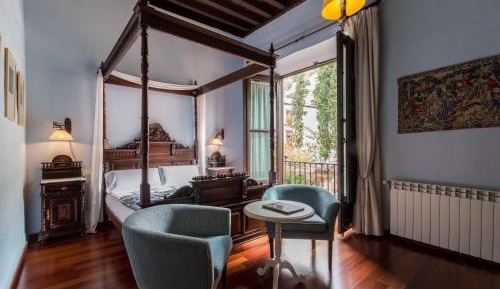 Junior Suite with Alhambra Views