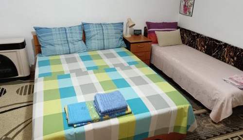 Economy Triple Room with Shared Bathroom