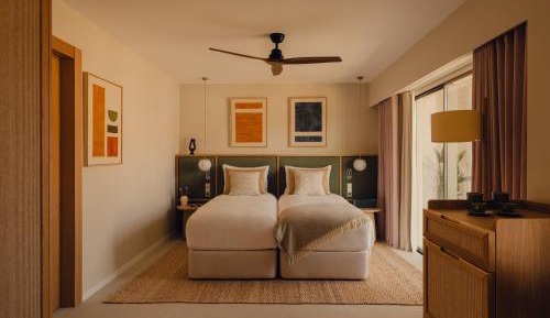 Deluxe Room with Mountain View