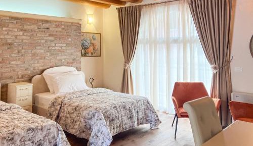 Large Double or Twin Room