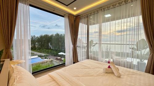 Queen Room with Sea View