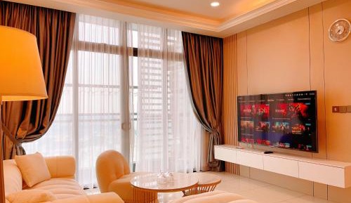 Three-Bedroom Premium Apartment with Balcony