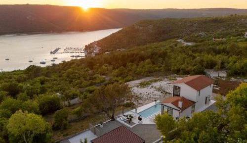 Villa with Sea View