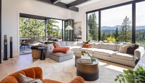 Five-Bedroom Holiday Home