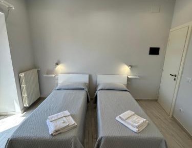 Twin Room with Private External Bathroom