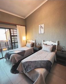 Deluxe Twin Room with Sea View