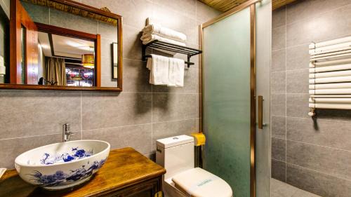 Family Room with Garden View